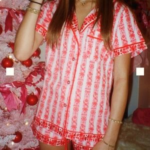 NWT-Pink Palm Puff Holiday Cranberry Pajama Set Womans Small.